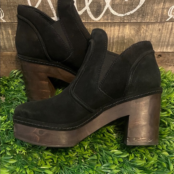 Matisse Women’s Jolie Clog Platform Suede Ankle Booties - Picture 5 of 14